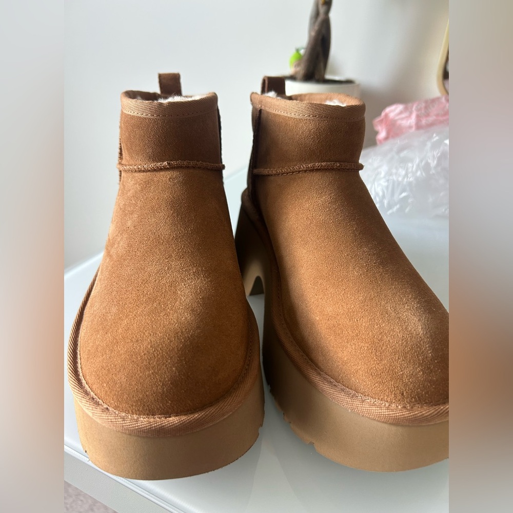 Viral UGG Chestnut Brown Ankle Platform Boots - Picture 7 of 8